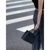[루이비통] 온더고 토트백 ONTHEGO
