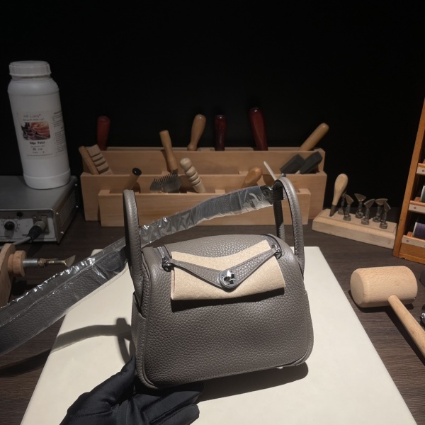 [에르메스] 클레망스 미니 린디 19cm