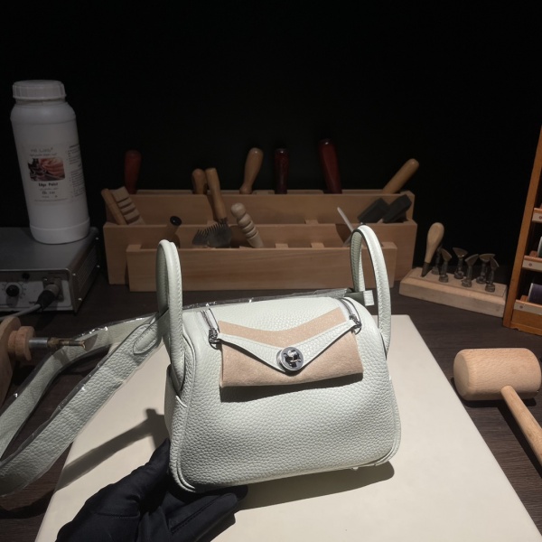 [에르메스] 클레망스 미니 린디 19cm