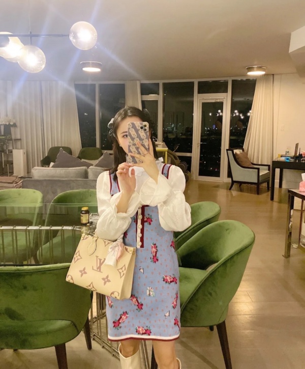 [루이비통] 온더고 토트백 ONTHEGO