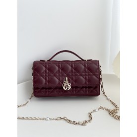 [디올] 신상 숄더백