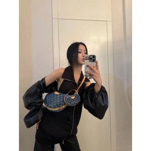[루이비통] 모노그램  숄더백 CROISSANT