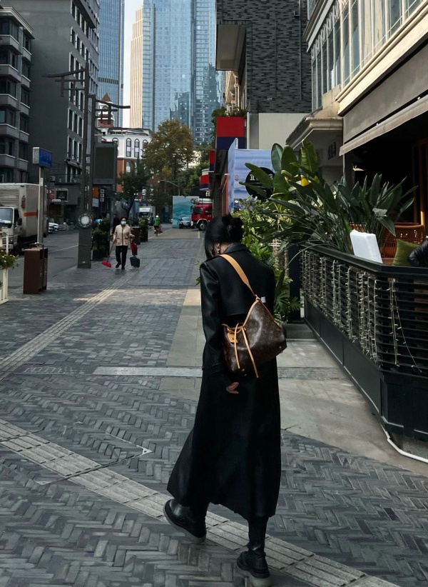 [루이비통] CARRY ALL 모노그램 숄더백