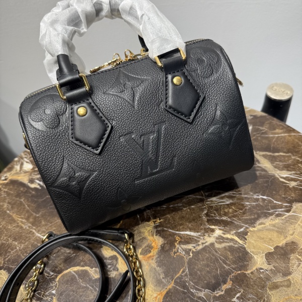 LOUIS VUITTON SPEEDY