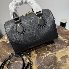 LOUIS VUITTON SPEEDY