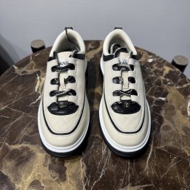CHANEL SNEAKER
