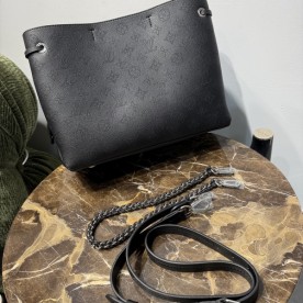 LOUIS VUITTON TOTE