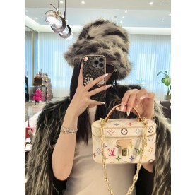 [루이비통] 모노그램 파우치 VANITYLV x TM VANITY CHAIN POUCH