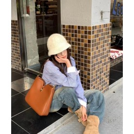 [셀린느 ] 신상 Camille 16 Soft HOBO 숄더백