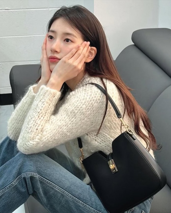 [셀린느 ] 신상 Camille 16 Soft CE camille HOBO 숄더백