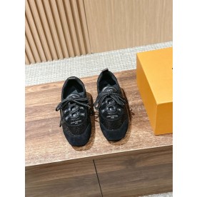 [루이비통] 신상 스니커즈 SNEAKERINA