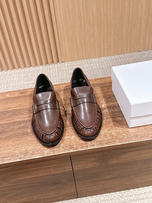 [세인트로랑] 남성 신상 로퍼