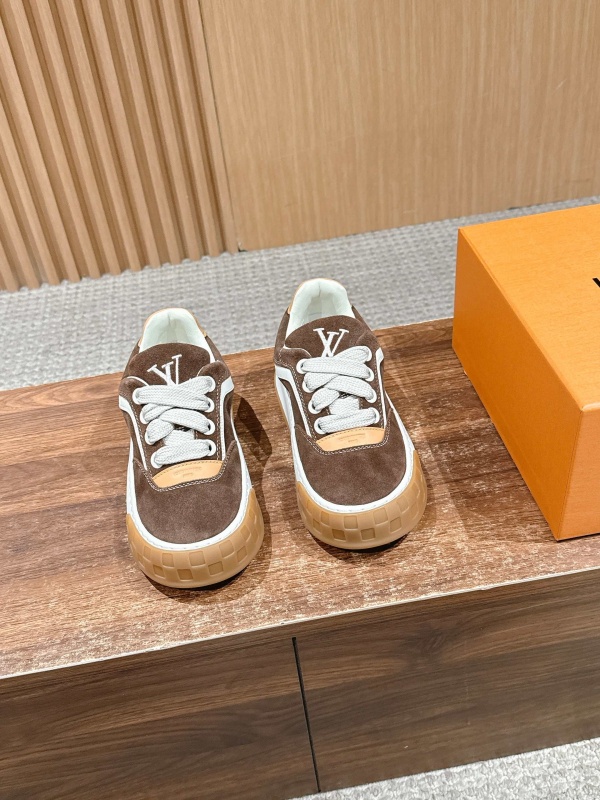 [루이비통] LV TILTED 신상 남여공용 스니커즈