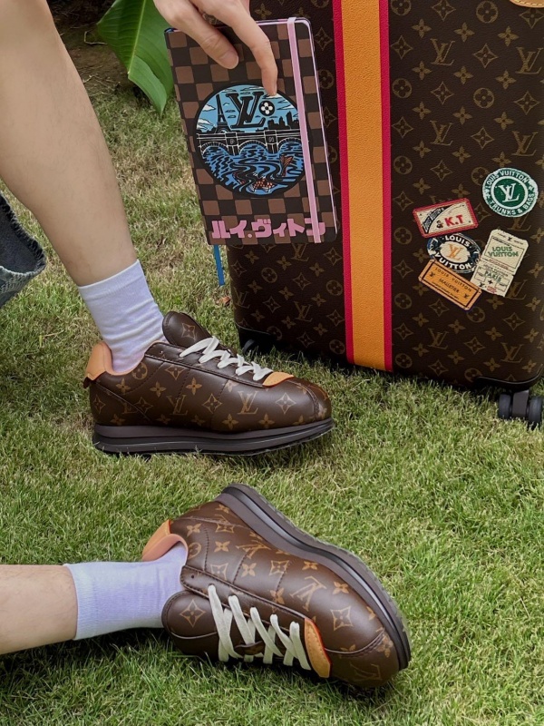 [루이비통] LV X NIGO BUTTER SOFT 신상 남여공용 스니커즈