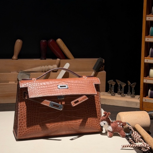 [에르메스] 엘리게이터 켈리 포쉐트 Alligator Kelly Pochette