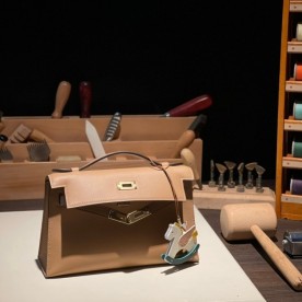 [에르메스] 스위프트 켈리 포쉐트 Swift Kelly Pochette