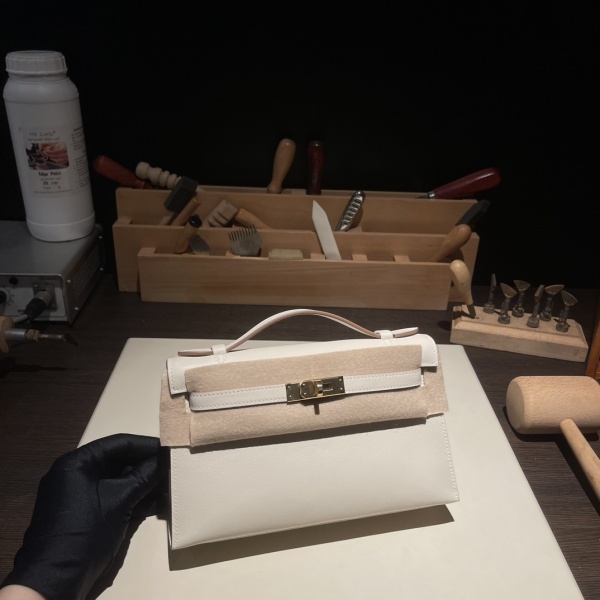 [에르메스] 스위프트 켈리 포쉐트 Swift Kelly Pochette