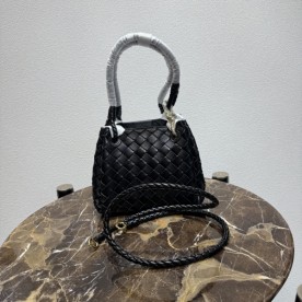 BOTTEGA