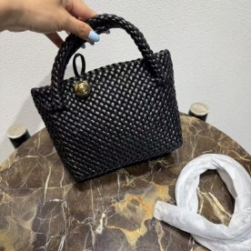 BOTTEGA